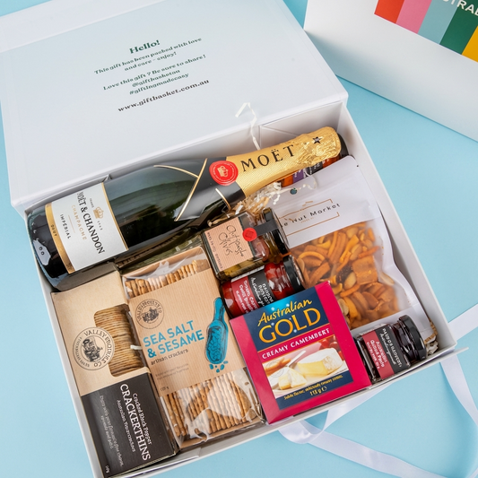 Moet & Cheese Platter Hamper