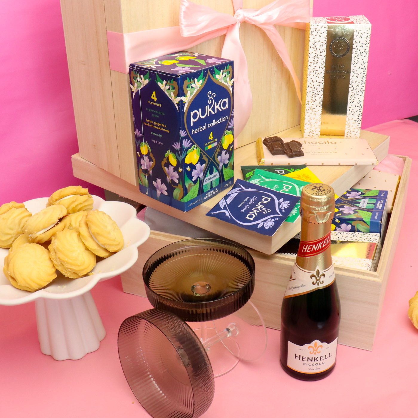 Afternoon Tea & Sparkling wine hamper