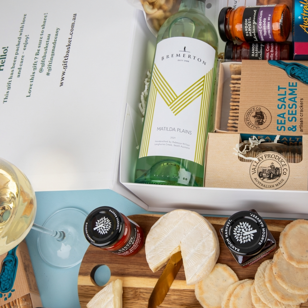 Cheese & Wine Hamper - Bremerton Plains Sauv Blanc-Verdelho