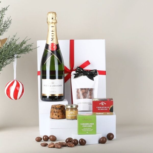 The Festive Pour (Moet)